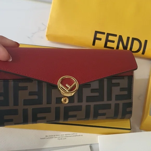 Fendi Continental Red wallet - Picture 4 of 9